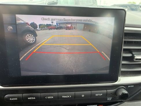 Used 2023 Hyundai Venue SE FWD image 10