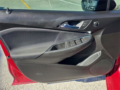 Used 2018 Chevrolet Cruze LT w/ Convenience Package image 13