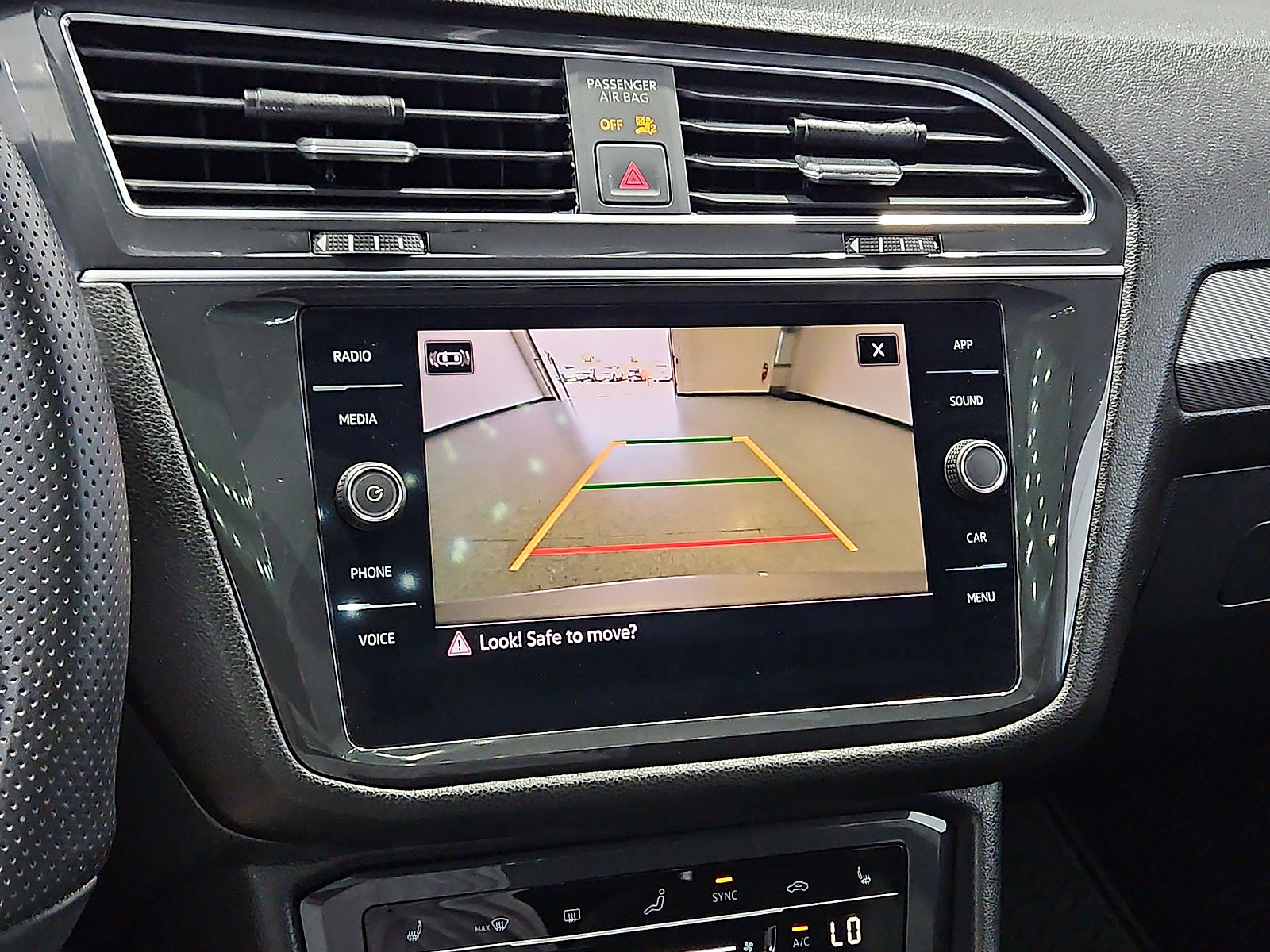 Used 2023 Volkswagen Tiguan SE R-Line FWD image 18