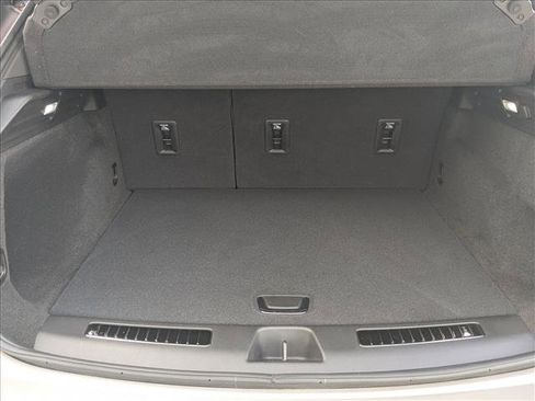 Used 2025 Cadillac XT4 Premium Luxury image 6