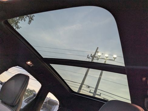 Used 2021 Volvo XC60 T8 R-Design w/ Advanced Package image 24