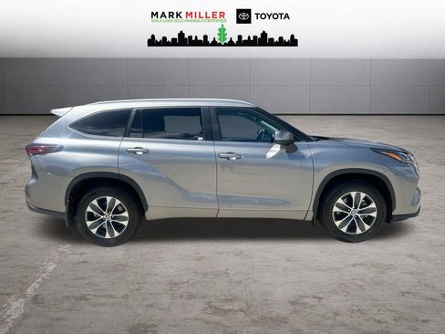 Certified 2025 Toyota Highlander XLE AWD/4WD image 7