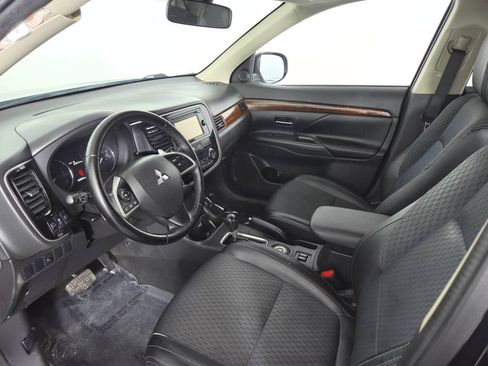 Used 2015 Mitsubishi Outlander GT AWD/4WD image 14