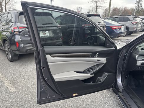 Used 2019 Honda Accord Touring image 19