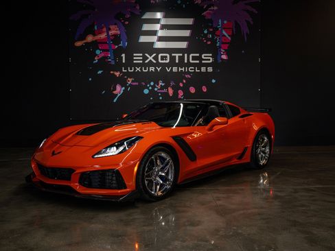 Used 2019 Chevrolet Corvette ZR1 RWD image 3