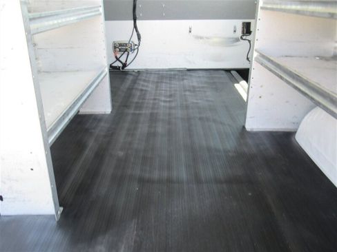 Used 2014 Chevrolet Express 2500 image 10