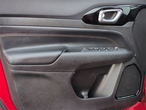 Certified 2023 Jeep Compass Limited image 14