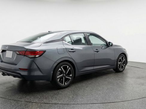 Used 2025 Nissan Sentra SV image 9