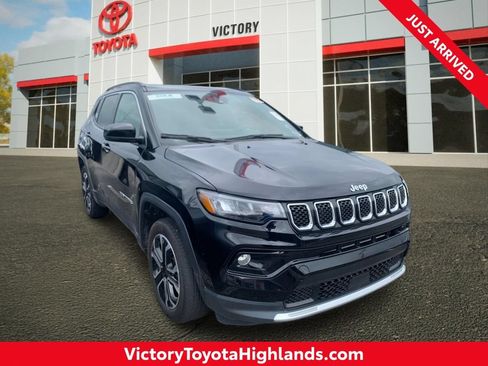 Used 2023 Jeep Compass Limited AWD/4WD image 1