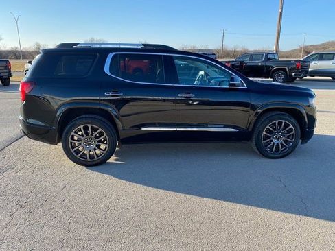 Used 2023 GMC Acadia Denali w/ Black Diamond Edition image 7