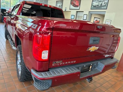Used 2018 Chevrolet Silverado 1500 LTZ Z71 w/ LTZ Plus Package AWD/4WD image 7