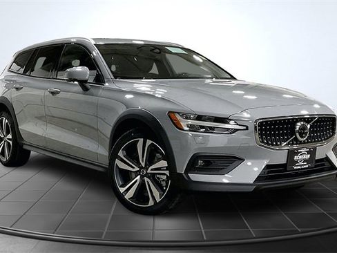 New 2026 Volvo V60 B5 Cross Country Plus w/ Climate Package image 3