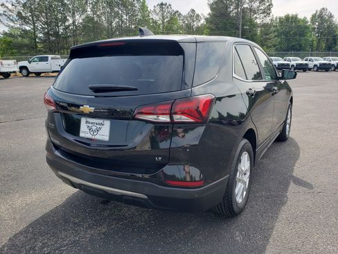 Used 2022 Chevrolet Equinox LT w/ Driver Convenience Package FWD image 3