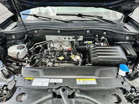 Used 2025 Volkswagen Atlas SE FWD image 12