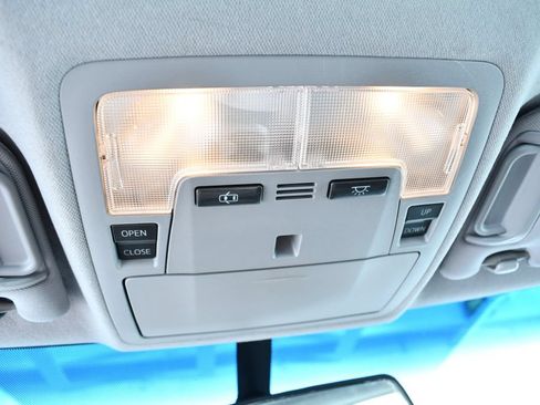Used 2012 Toyota Camry SE FWD image 35