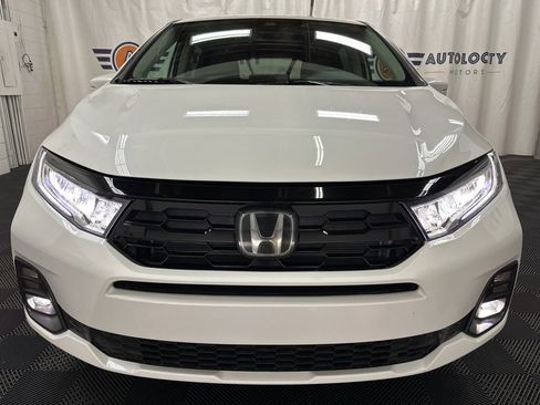 Used 2025 Honda Odyssey Touring image 4