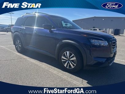 Used 2023 Nissan Pathfinder SL w/ Black Appearance Package