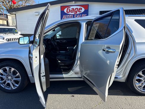 Used 2018 Chevrolet Traverse Premier image 23