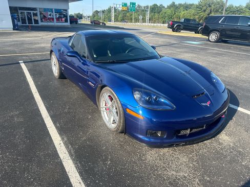 Used 2006 Chevrolet Corvette Z06 w/ Preferred Equipment Group RWD image 3