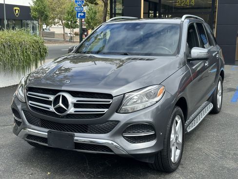 Used 2019 Mercedes-Benz GLE 400 4MATIC image 4