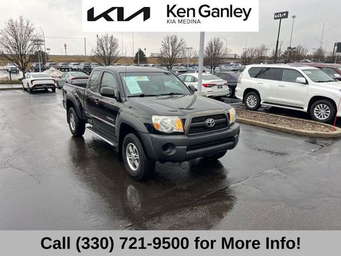 Used 2011 Toyota Tacoma PreRunner image 6