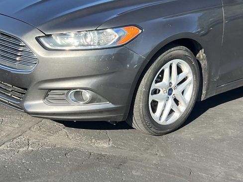 Used 2015 Ford Fusion SE w/ Equipment Group 202A FWD image 9