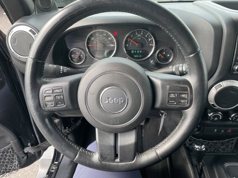 Used 2014 Jeep Wrangler Unlimited Sahara w/ Dual Top Group image 34