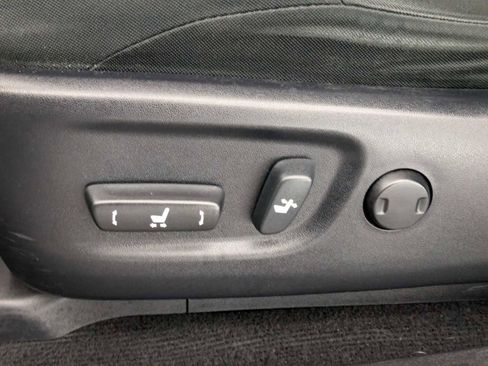 Used 2015 Toyota 4Runner SR5 AWD/4WD image 16