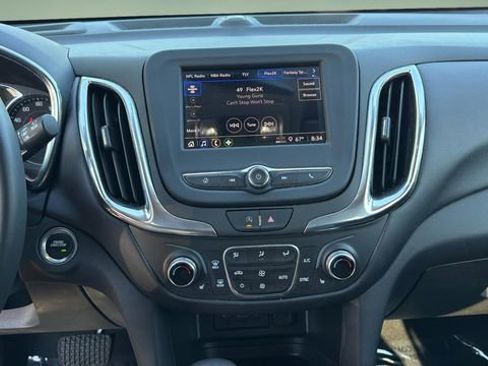 Used 2022 Chevrolet Equinox LT FWD image 26