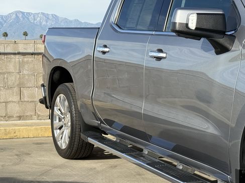 Used 2021 Chevrolet Silverado 1500 High Country w/ Technology Package image 5