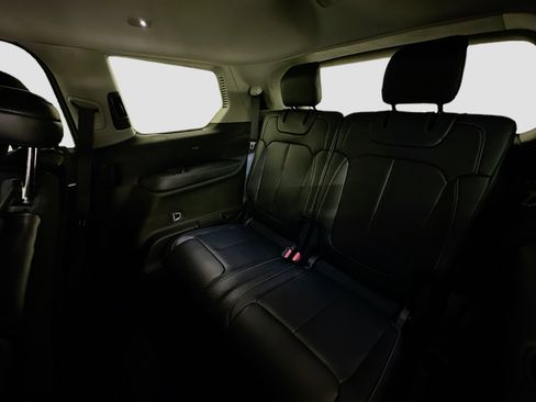 Used 2022 Jeep Grand Cherokee L Limited image 31