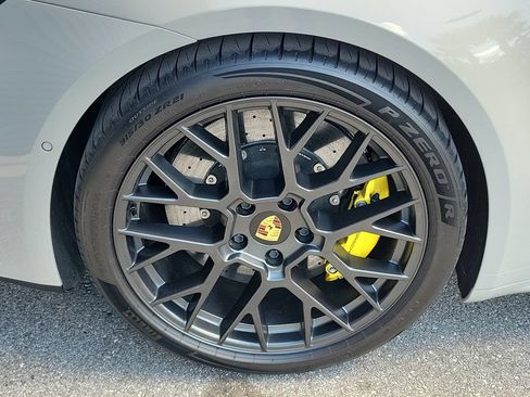 Certified 2025 Porsche 911 Carrera GTS RWD image 14