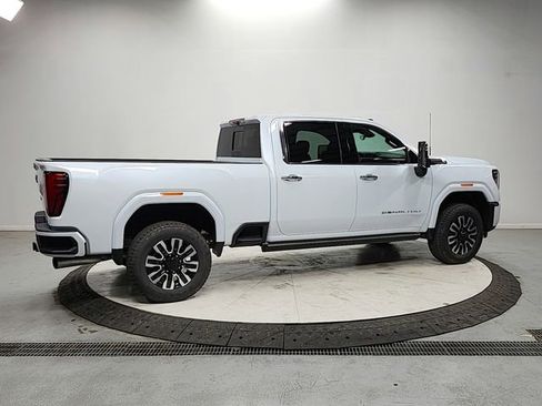 New 2026 GMC Sierra 2500 Denali Ultimate AWD/4WD image 7