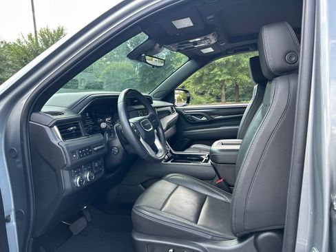 Used 2024 GMC Yukon XL Denali w/ Advanced Technology Package AWD/4WD image 42