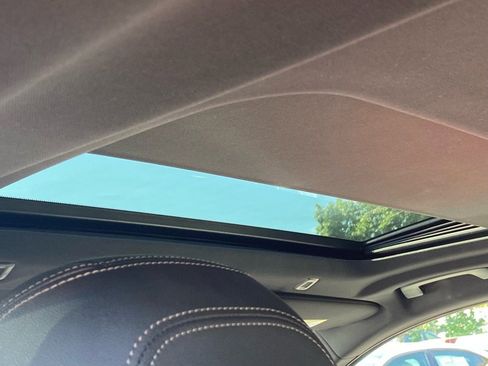 Used 2023 BMW 530e xDrive w/ Premium Package image 19