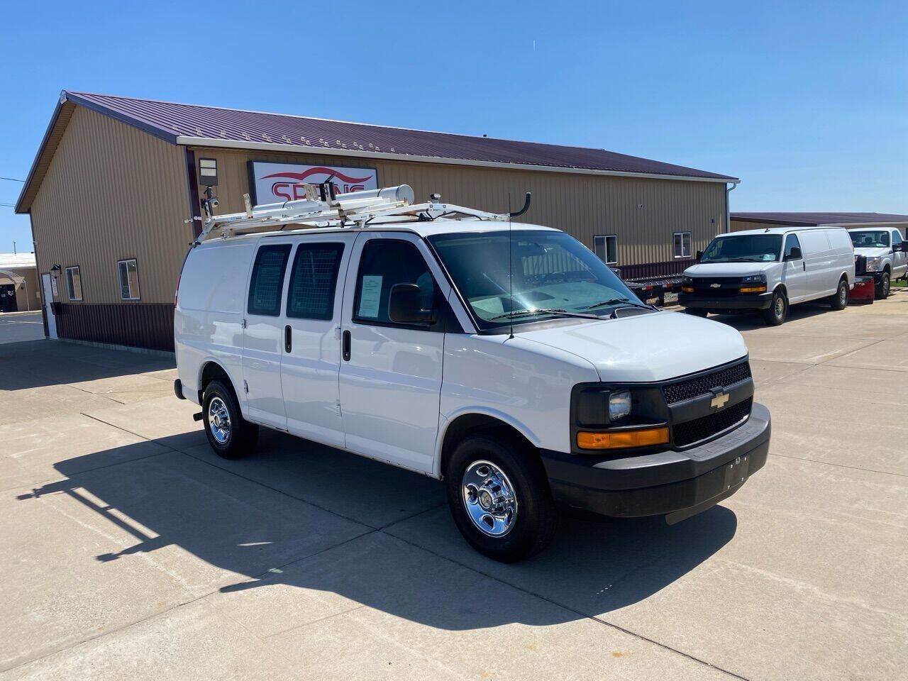 Used 2013 Chevrolet Express 2500 RWD image 3