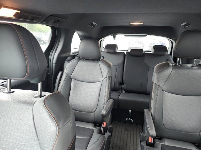 Used 2022 Toyota Sienna XSE w/ XSE Plus Package FWD image 30