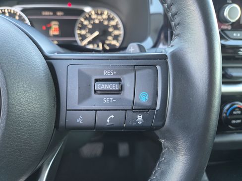 Used 2024 Nissan Pathfinder SV image 15