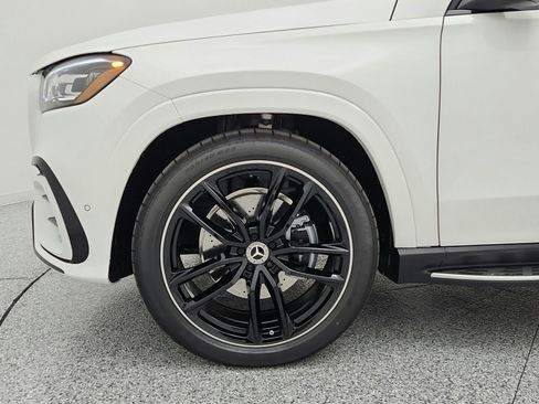 New 2026 Mercedes-Benz GLS 580 4MATIC image 6