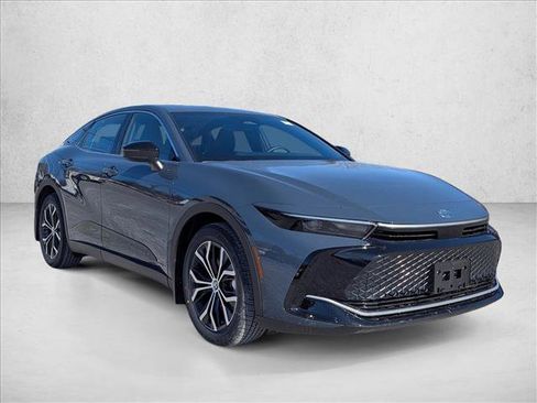 Used 2026 Toyota Crown XLE image 3