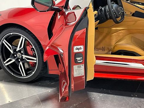 Used 2021 Chevrolet Corvette Stingray w/ Z51 Performance Package image 53