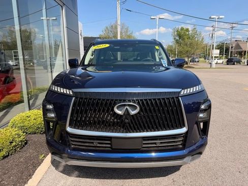 Used 2025 INFINITI QX80 Sensory AWD/4WD image 2