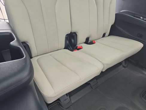 Used 2024 Hyundai Palisade Calligraphy AWD/4WD image 12
