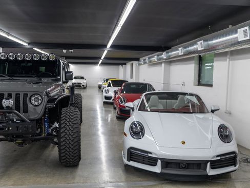 Used 2023 Jeep Gladiator Rubicon w/ Cold Weather Group image 26