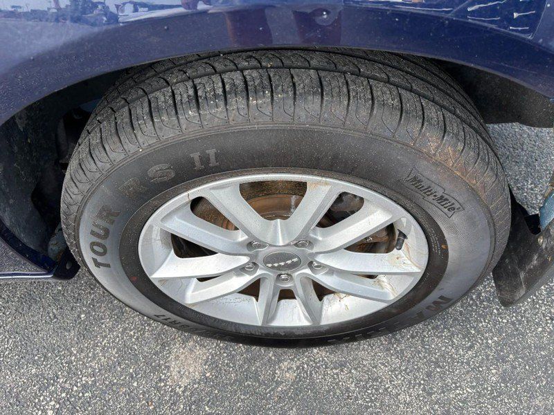 Used 2015 Dodge Grand Caravan SXT FWD image 7