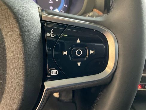 Used 2024 Volvo XC60 B5 Plus image 13