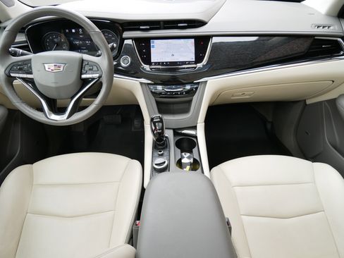 Used 2022 Cadillac XT6 Premium Luxury w/ Technology Package AWD/4WD image 14