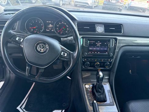 Used 2017 Volkswagen Passat 1.8T SE FWD image 13