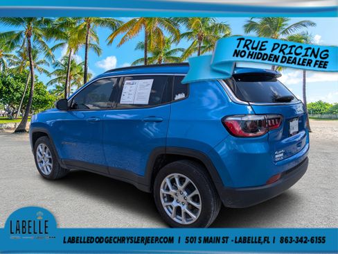 Used 2024 Jeep Compass Latitude AWD/4WD image 5