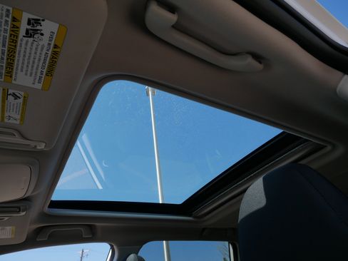 Used 2024 Subaru Forester Premium image 33